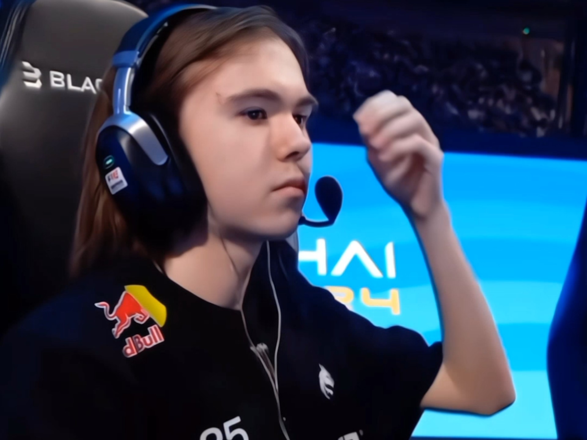 iG官方：前LSB上单选手Dove加入队伍担任中单